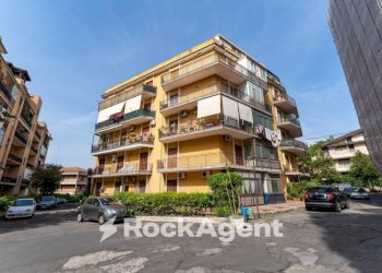 Facciata - Three-room apartment via Fratelli Bandiera, 80, Gravina di Catania - photo 37