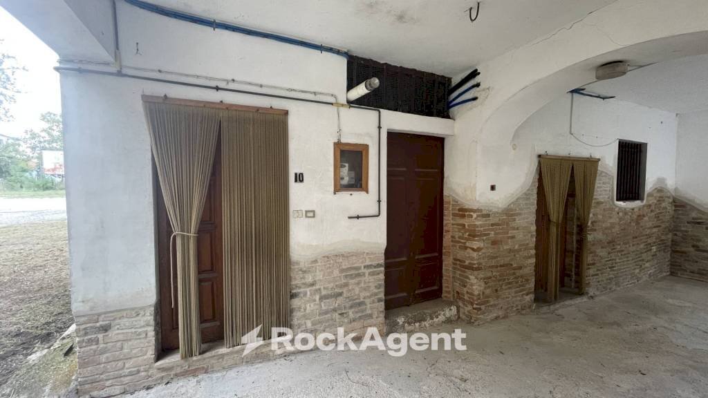 Cantina - Casa indipendente via Villa Tassoni, 10, Bellante - foto 3