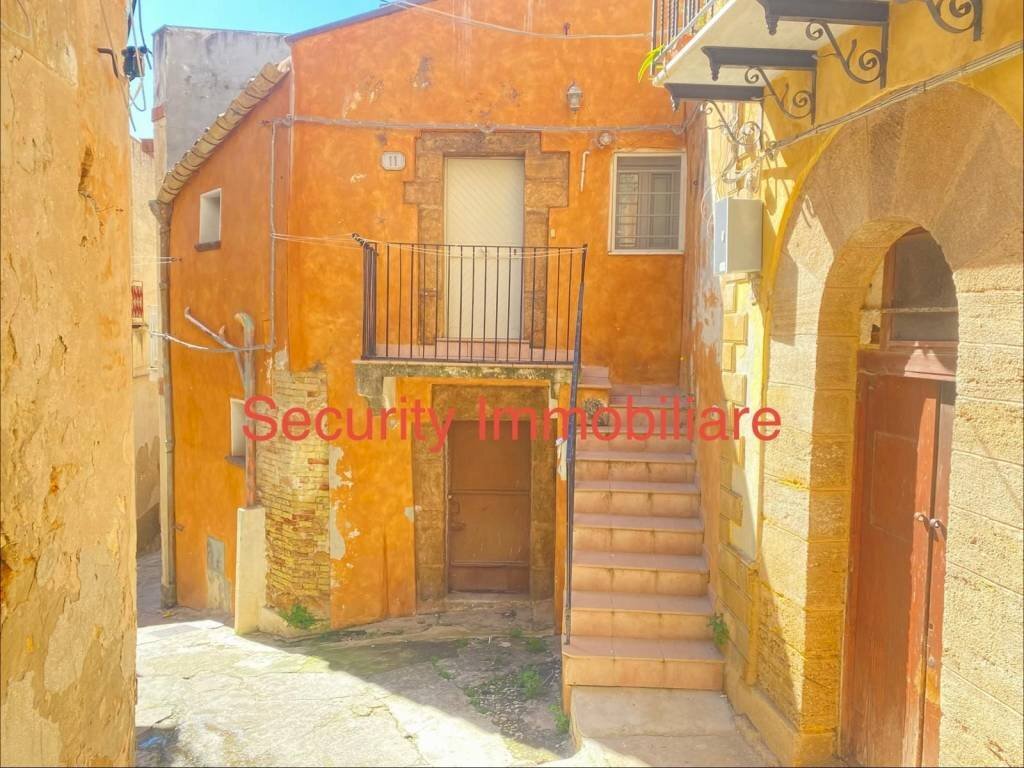 Cortile interno - Casa indipendente via Marsala, Sciacca - foto 1