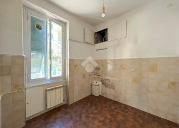 Quadrilocale Vico Chiuso dei Cinque Santi, Genova (zona Lagaccio) - foto 5