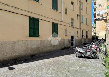 Quadrilocale Vico Chiuso dei Cinque Santi, Genova (zona Lagaccio) - foto 23