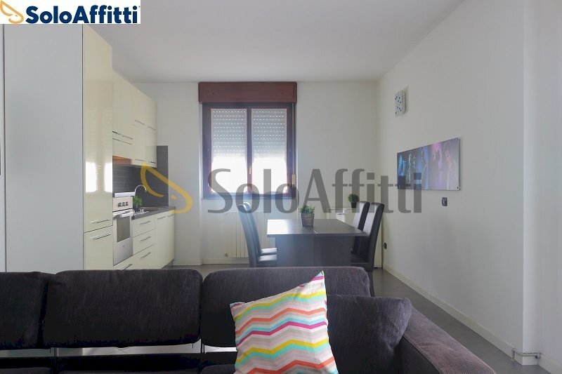 soggiorno con cucina a vista - Bilocale Via Pallavicini 102, Desio - foto 3
