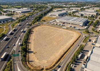 Nano Banana 2 - Ultra realistic aerial drone photo - Building land Santo Stefano di Magra - photo 5