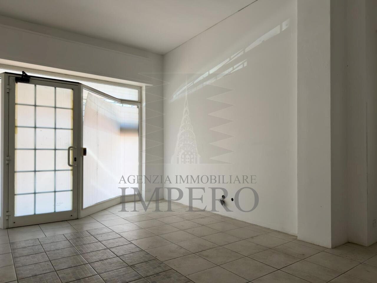 4.jpg - Commercial Premises Via Sottoconvento 59, Ventimiglia - photo 2