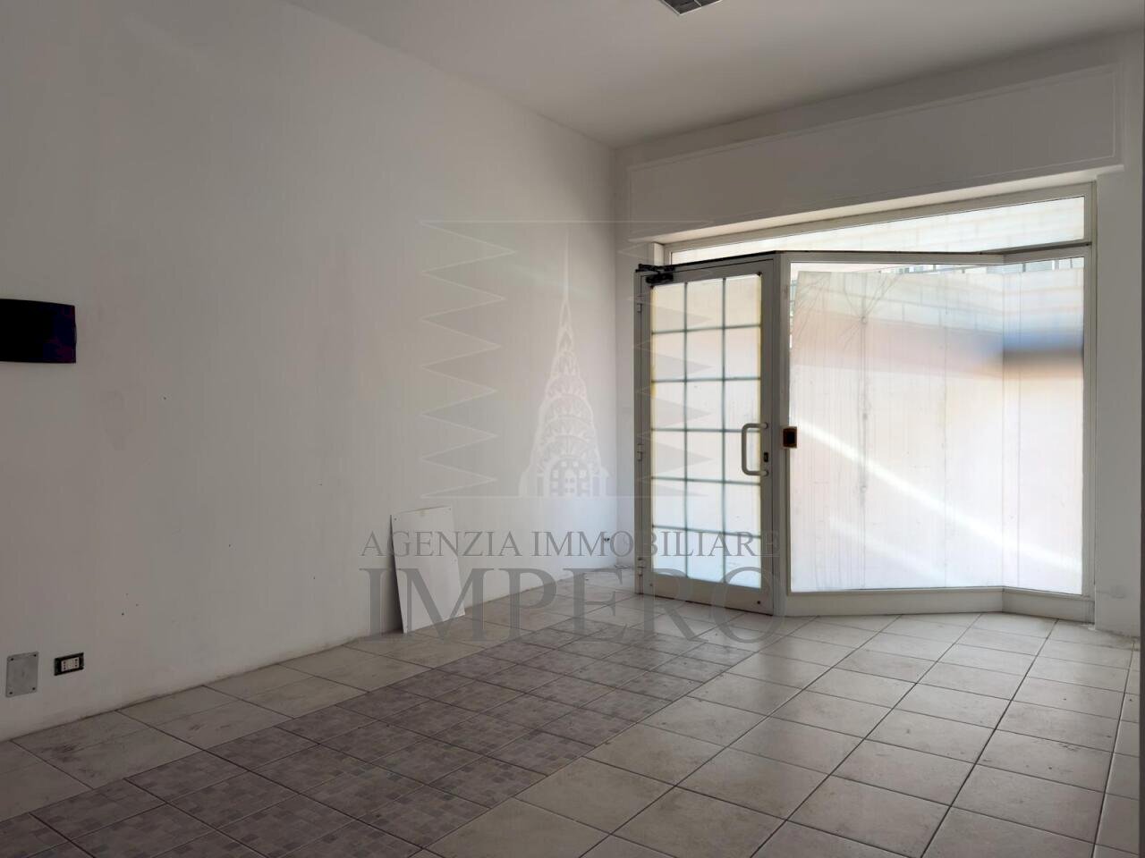 7.jpg - Commercial Premises Via Sottoconvento 59, Ventimiglia - photo 3