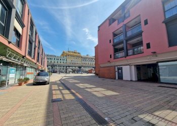 palazzo.jpg - Monolocale Molo Ponte Morosini 10, Genova (zona Porto antico) - foto 1