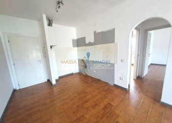 3.jpg - Three-room apartment Via Pola 7, Massa - photo 1