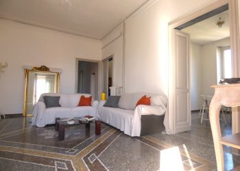 soggiorno.jpg - Appartamento Via San Nazaro 7, Genova (zona Foce) - foto 1