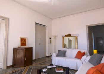 soggiorno.jpg - Appartamento Via San Nazaro 7, Genova (zona Foce) - foto 7