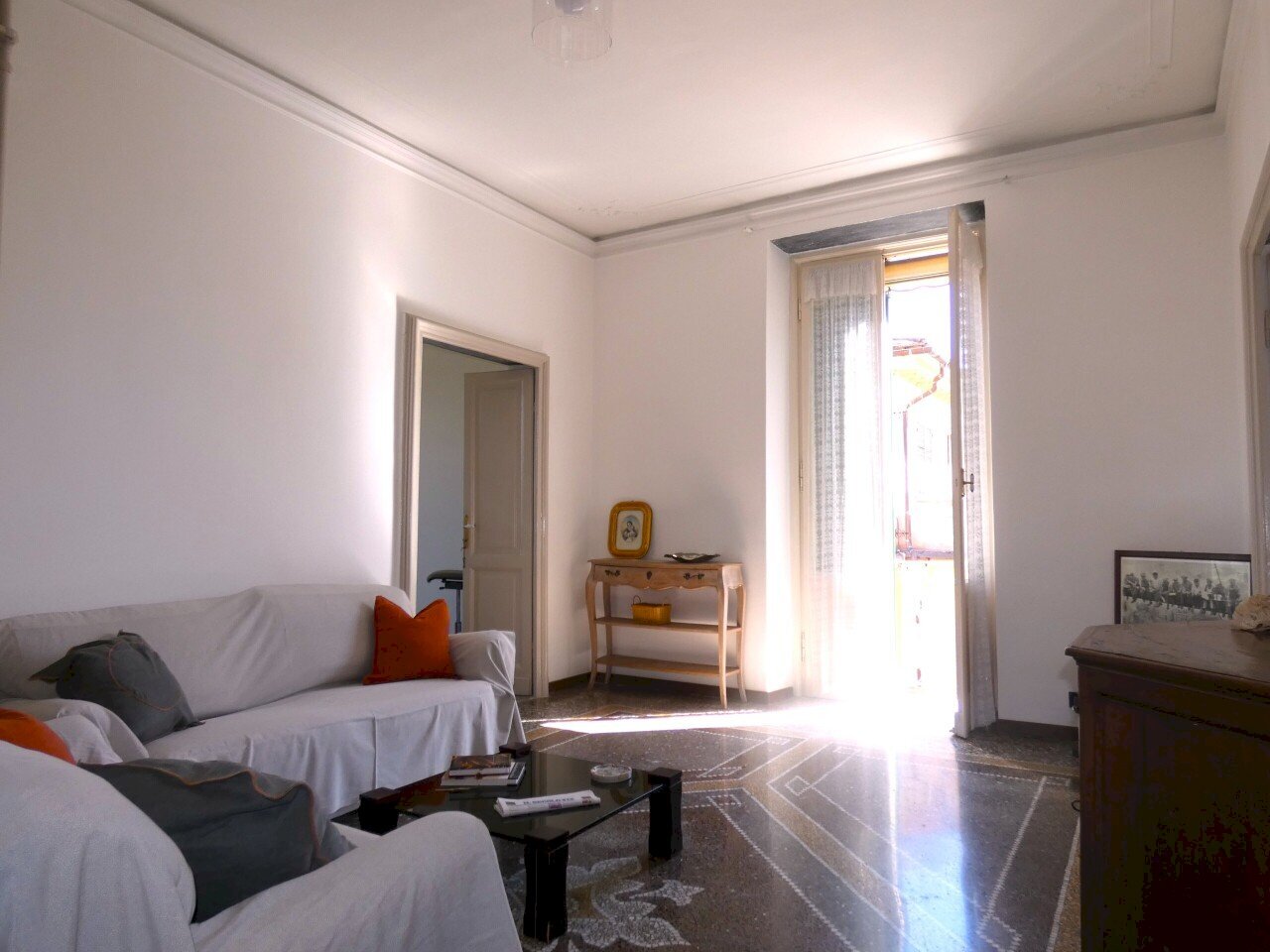 soggiorno.jpg - Appartamento Via San Nazaro 7, Genova (zona Foce) - foto 3