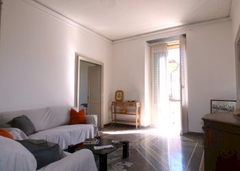 soggiorno.jpg - Appartamento Via San Nazaro 7, Genova (zona Foce) - foto 3