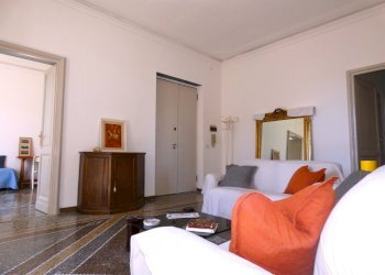 soggiorno.jpg - Appartamento Via San Nazaro 7, Genova (zona Foce) - foto 8