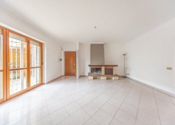 2.jpg - Four-room apartment via leoncavallo, Mentana - photo 2