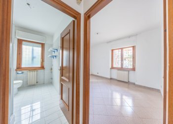 23.jpg - Four-room apartment via leoncavallo, Mentana - photo 23