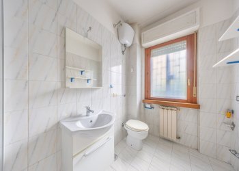 28.jpg - Four-room apartment via leoncavallo, Mentana - photo 28