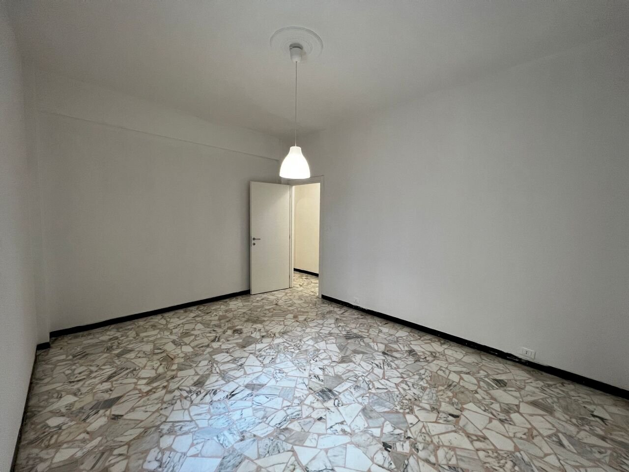 p9.jpg - Appartamento Via Francesco Pastonchii, Genova (zona Marassi) - foto 2