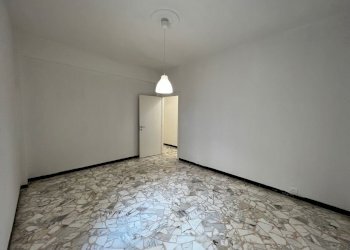 p9.jpg - Apartment Via Francesco Pastonchii, Genova (neighborhood Marassi) - photo 2