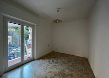 p5.jpg - Apartment Via Francesco Pastonchii, Genova (neighborhood Marassi) - photo 6