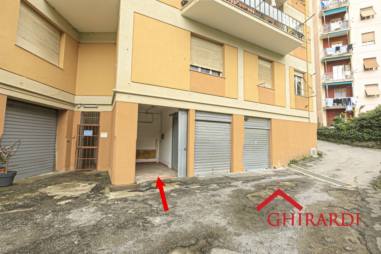 1.0 ingresso box.jpg - Box Via Sant'Alberto 9, Genova (neighborhood Sestri Ponente) - photo 1