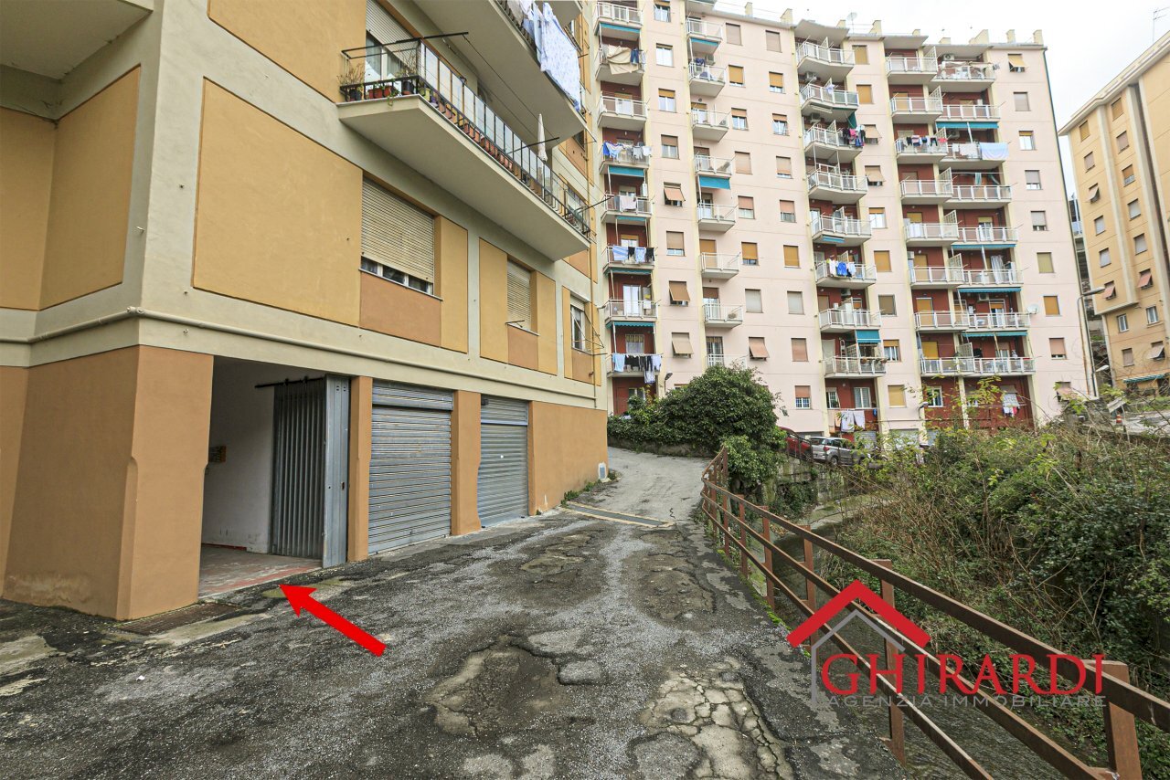1.1 ingresso box.jpg - Box Via Sant'Alberto 9, Genova (neighborhood Sestri Ponente) - photo 2