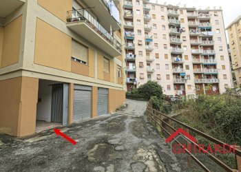 1.1 ingresso box.jpg - Box Via Sant'Alberto 9, Genova (neighborhood Sestri Ponente) - photo 2