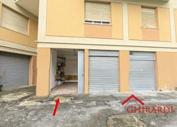 1.2 ingresso box.jpg - Box Via Sant'Alberto 9, Genova (neighborhood Sestri Ponente) - photo 3