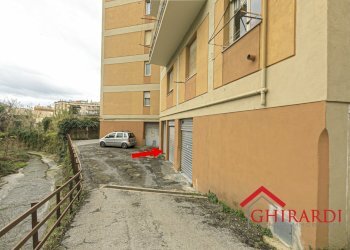 1.4 ingresso box.jpg - Box Via Sant'Alberto 9, Genova (neighborhood Sestri Ponente) - photo 5