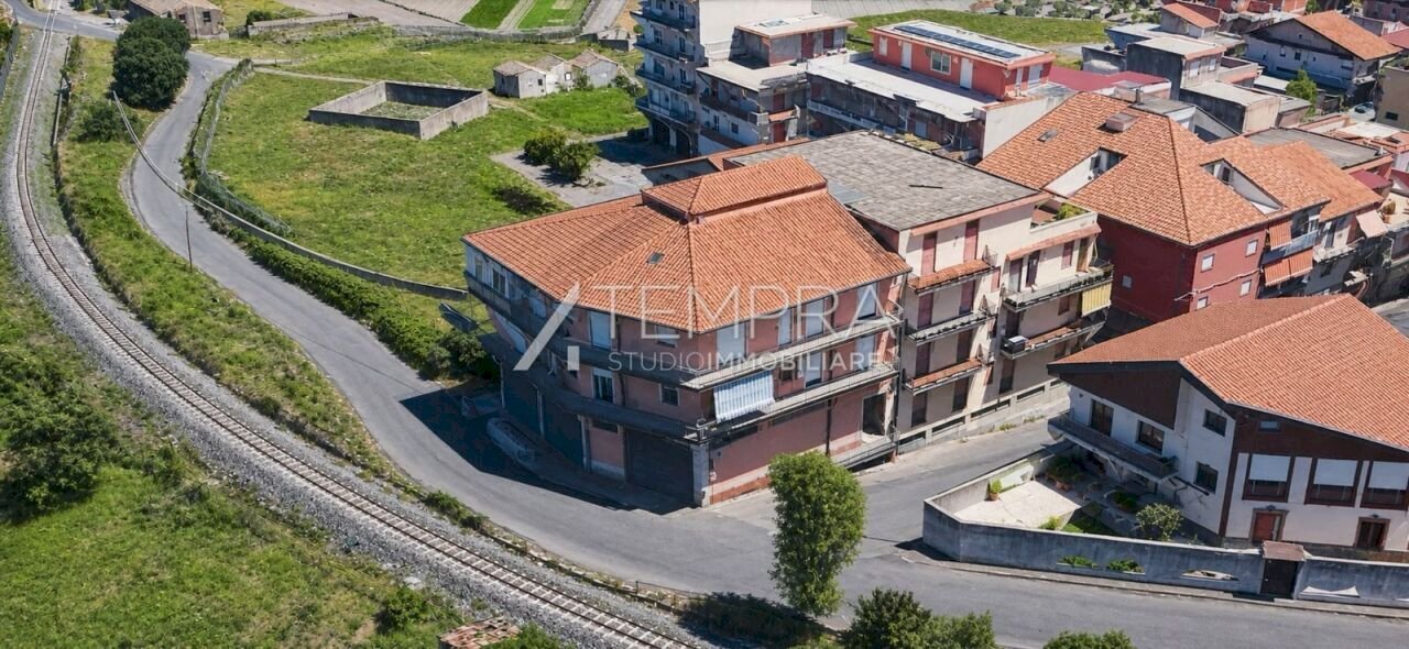 2!.jpg - Appartamento Via Frans Kafka 1, Adrano - foto 2