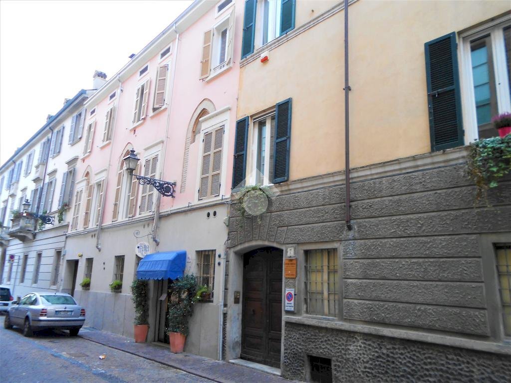 Two-room apartment Borgo degli Studi, Parma (neighborhood Centro Storico) - photo 2