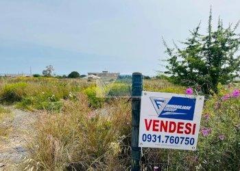 Building land Priolo Gargallo - photo 1