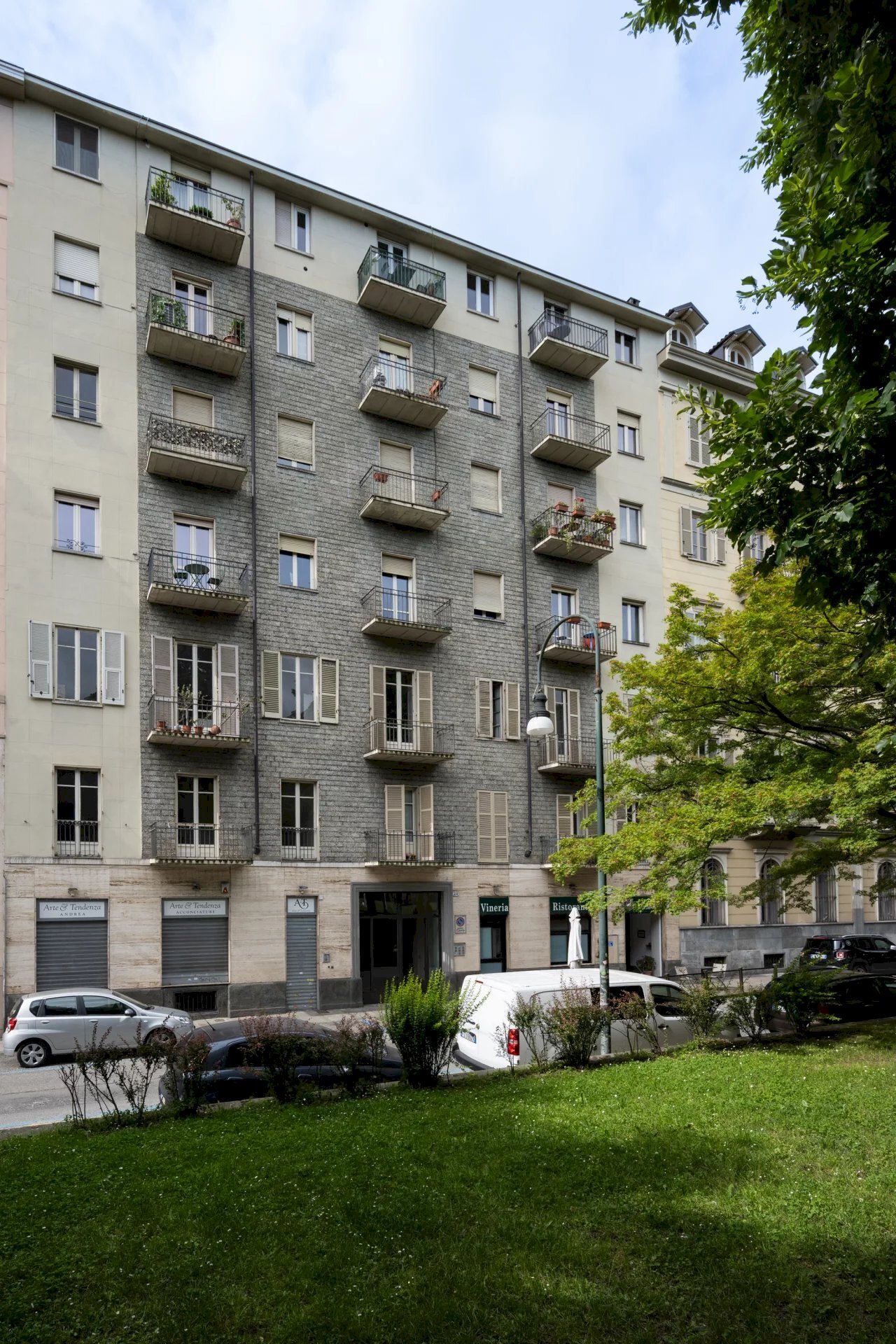 Three-room apartment Via dei Mille, Torino (neighborhood Centro) - photo 2