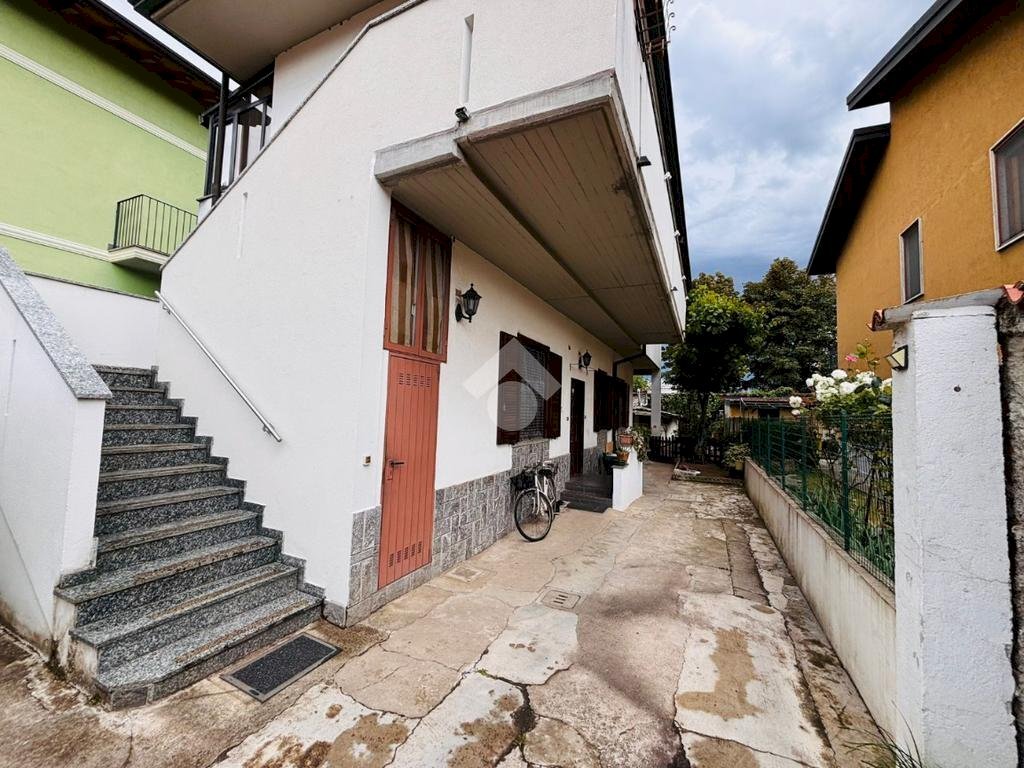 Three-room apartment Via Bixio, Rho - photo 1
