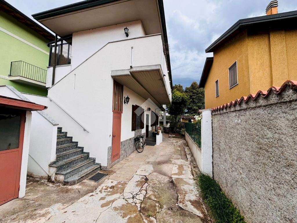 Three-room apartment Via Bixio, Rho - photo 3