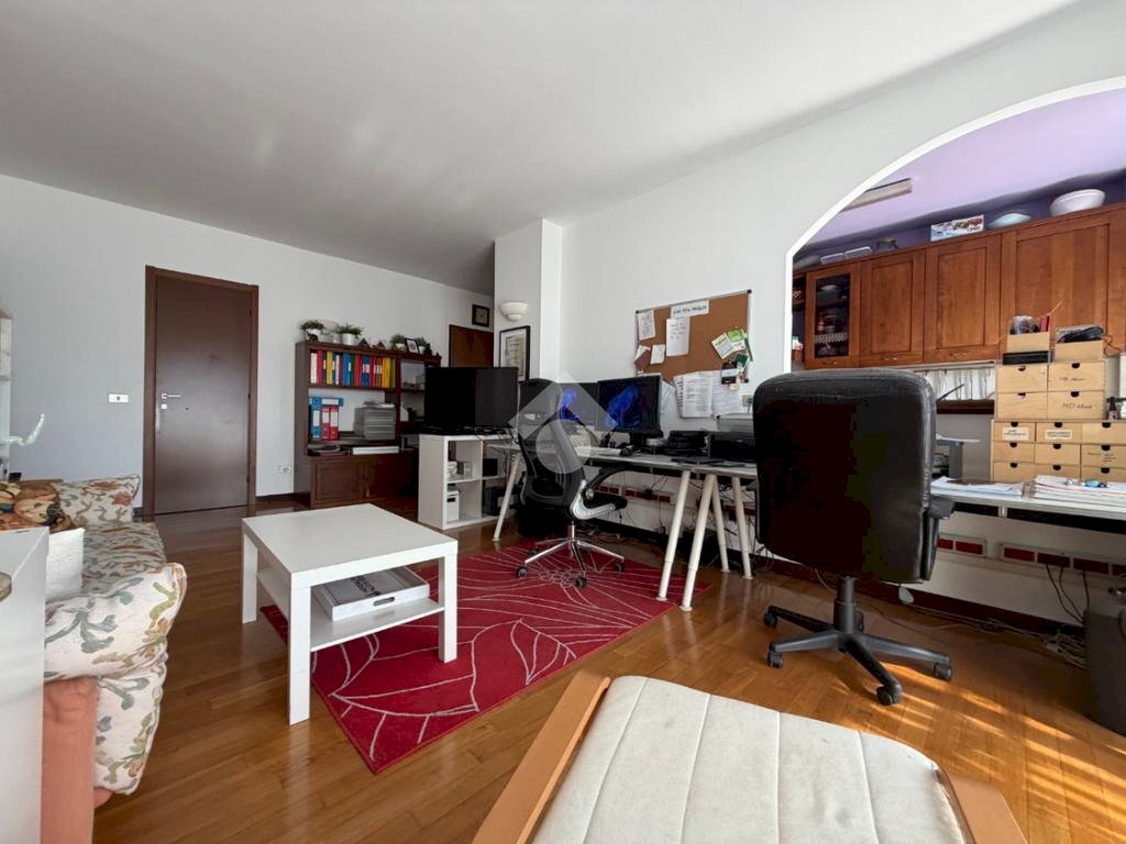 Three-room apartment Viale Europa, Bussero - photo 2