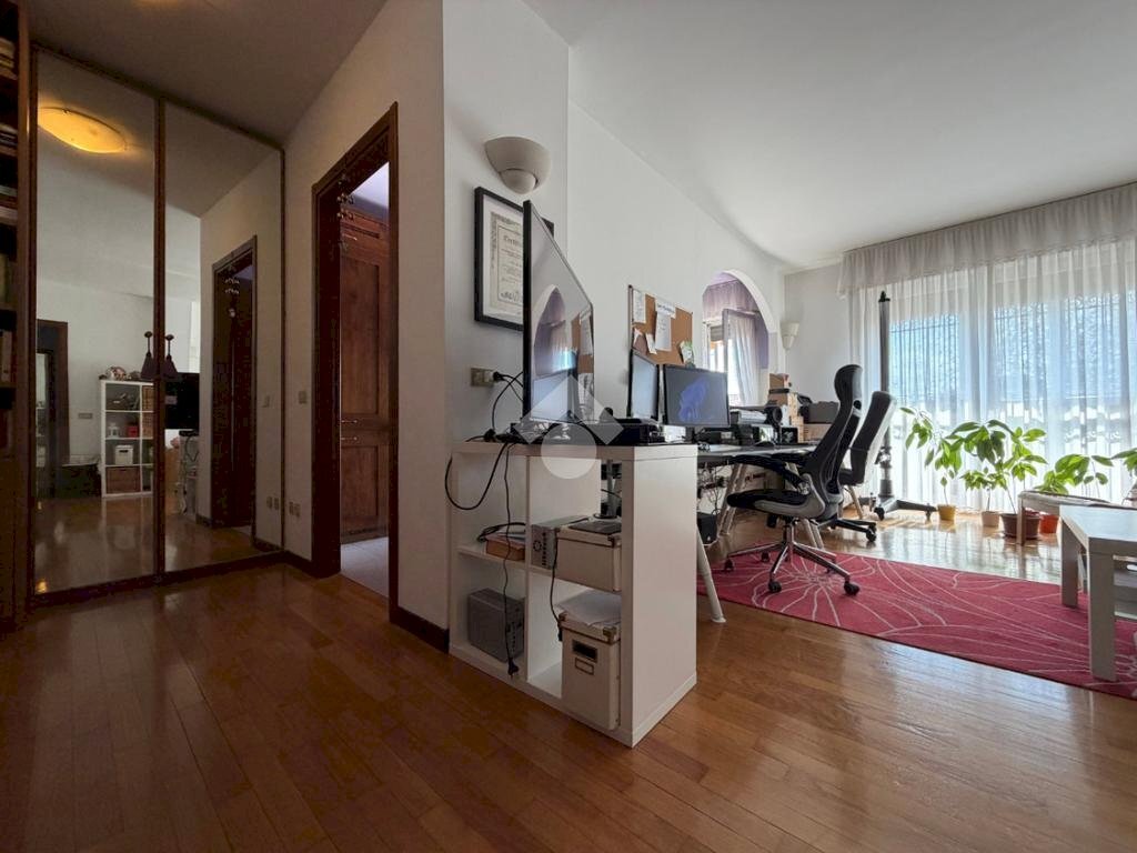 Three-room apartment Viale Europa, Bussero - photo 3