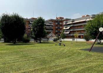 Three-room apartment Viale Europa, Bussero - photo 22