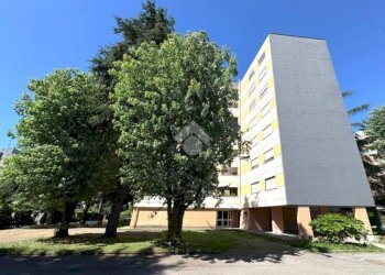 Three-room apartment Via dei Pioppi, Legnano - photo 1