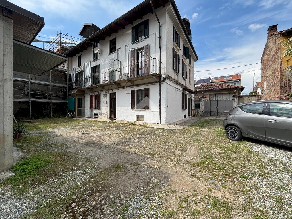 Three-room apartment Via Cairoli, Chivasso - photo 2