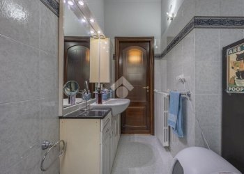 Three-room apartment Via Cairoli, Chivasso - photo 12