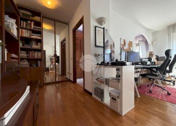 Three-room apartment Viale Europa, Bussero - photo 2