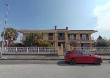Four-room apartment Bricherasio - photo 1