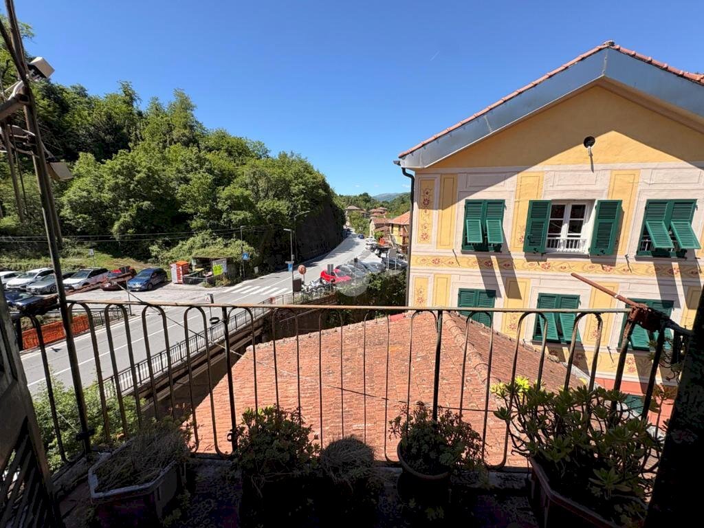 Three-room apartment Piazza Guglielmo Marconi, Sant'Olcese - photo 2
