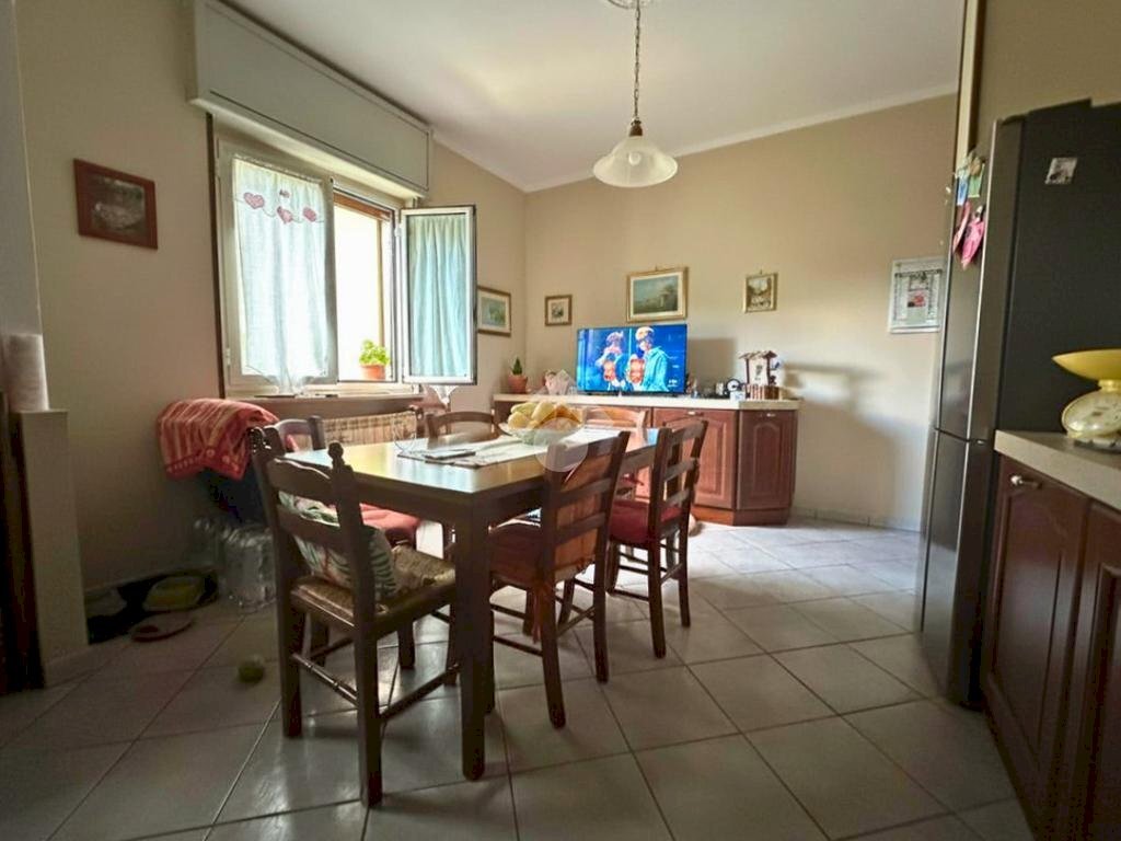 Four-room apartment Via cristoforo colombo, Santhià - photo 3