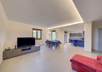 Portion of a house Via delle fabbriche, Coazze - photo 1