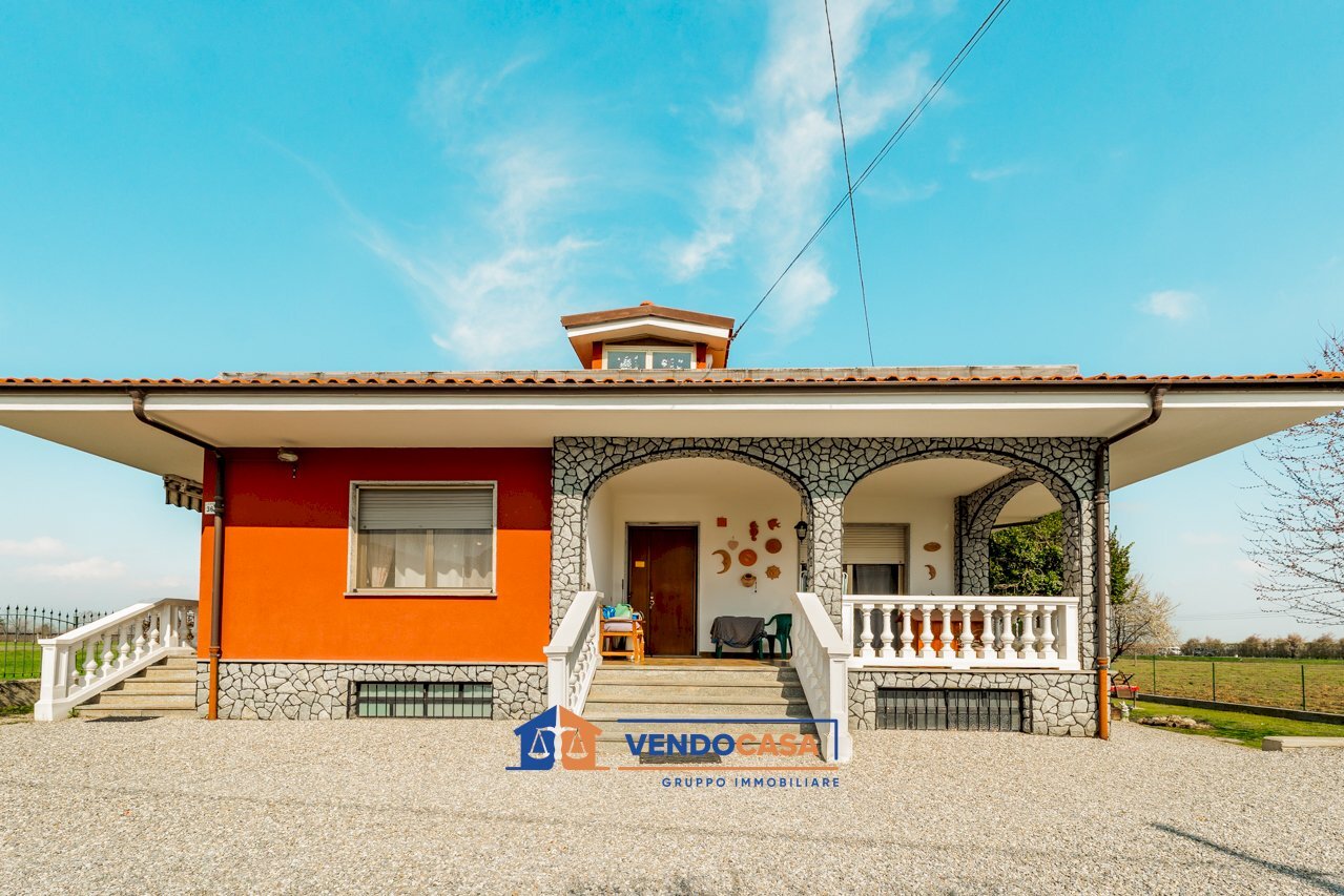 Independent house Centallo - photo 1