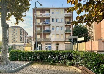 Two-room apartment Via Moncalieri, Grugliasco - photo 1