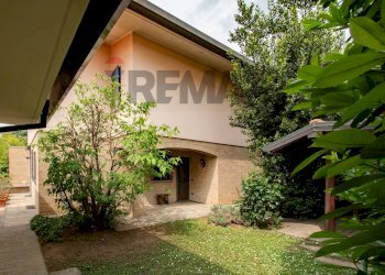 Villa via Brescia, 40 
 Desio, Desio - foto 3
