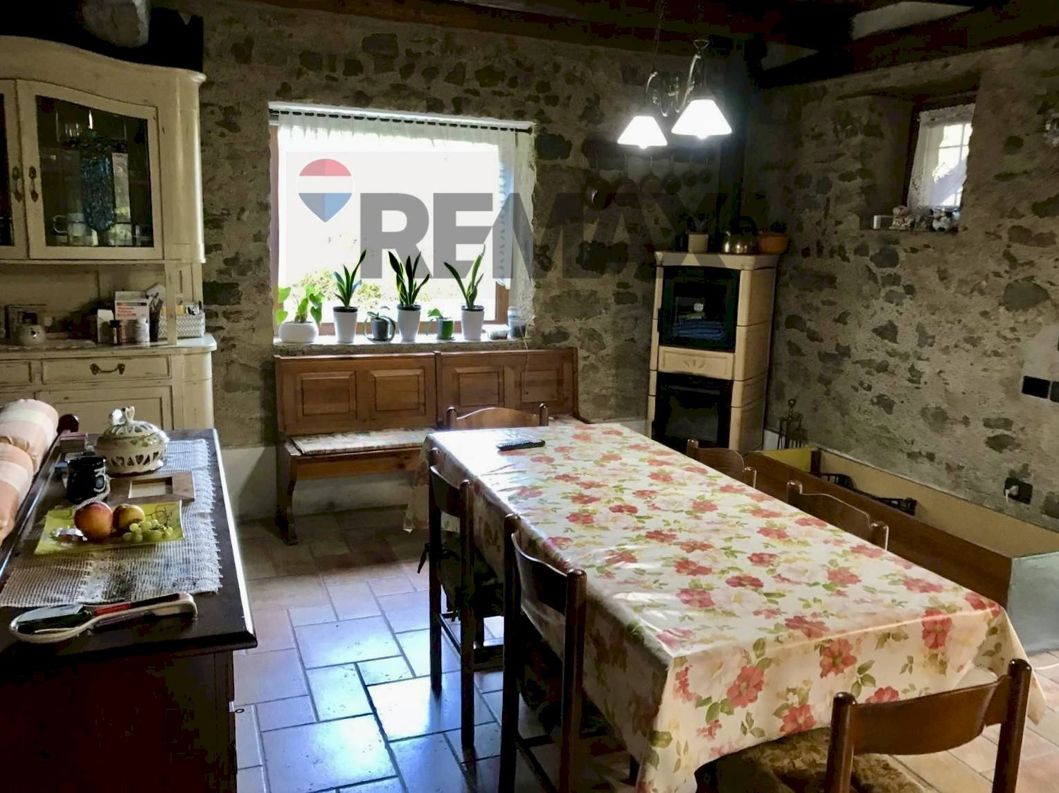 Casa indipendente via Nenville, SNC
Irma, Irma - foto 2