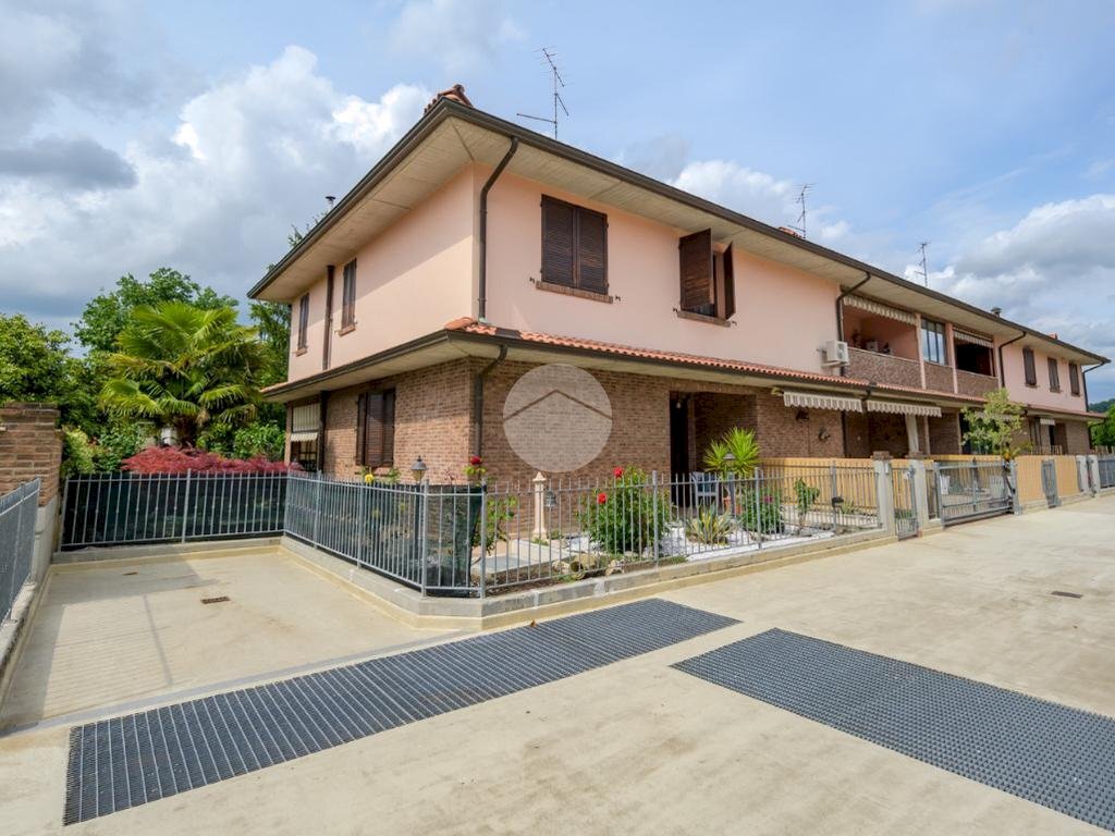 Villa a Schiera Via Claudia, Savignano sul Panaro - foto 1