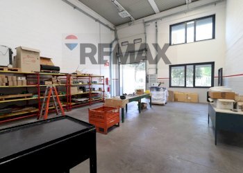 Commercial Premises Brembate di Sopra, BG, Brembate di Sopra - photo 4